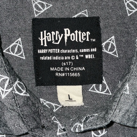 Harry Potter Grey Short Sleeved Button Up Collared Shirt. Like NEW! Men’s L - Picture 3 of 9